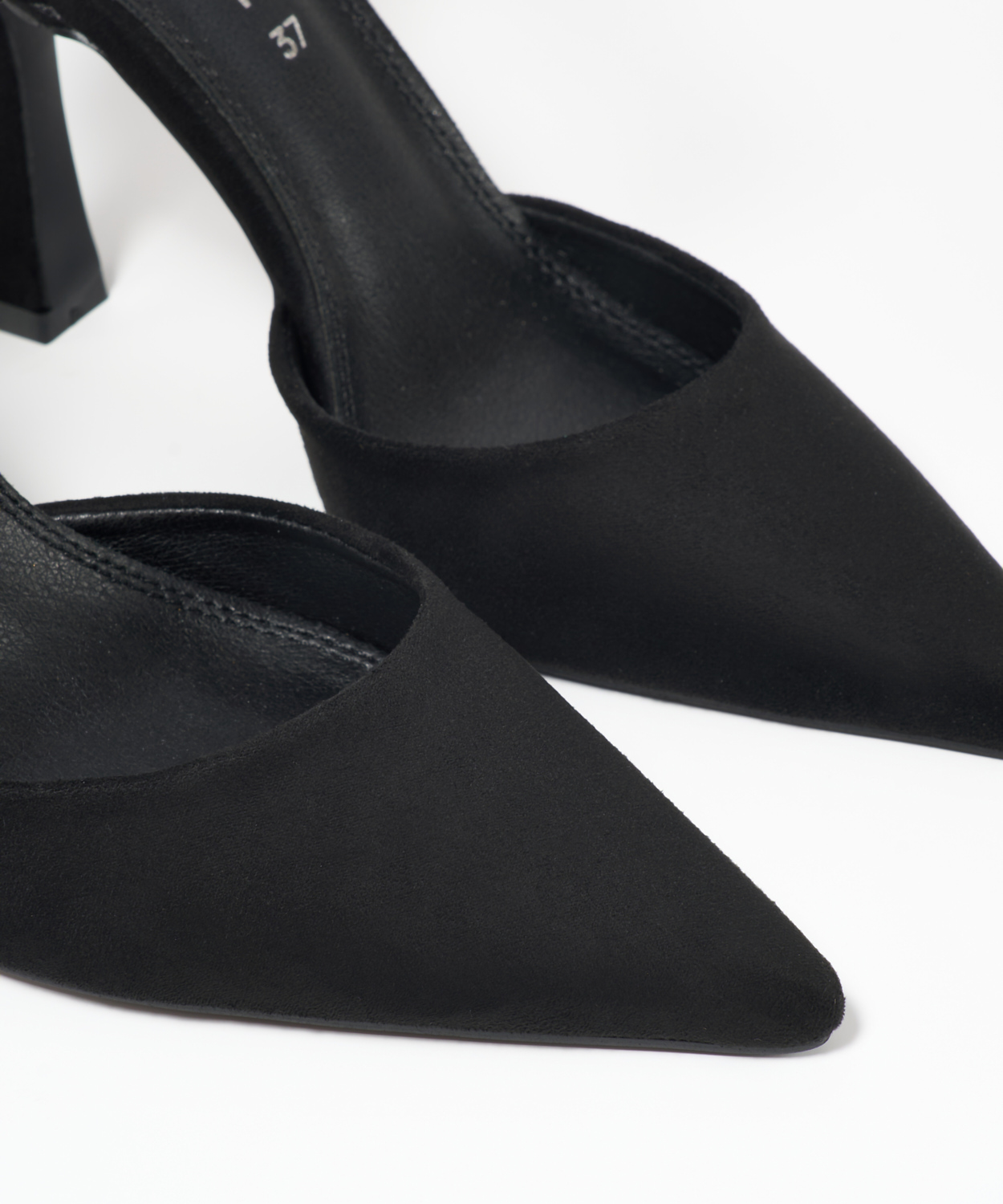 Sapatos salto image number null